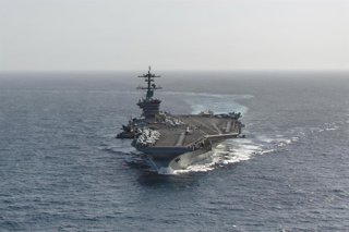 Archivo - Arxiu - El portaavions de classe Nimitz USS Abraham Lincoln, de l'Armada dels EUA, operant en suport a l'operació 'Fúria Èpica' i al bloqueig naval contra l'Iran, al nord del mar Aràbic.