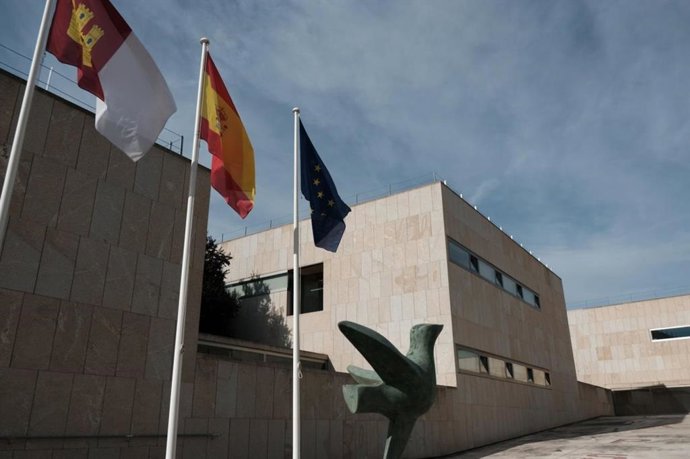 Archivo - Fachada de la Consejería de Educación
