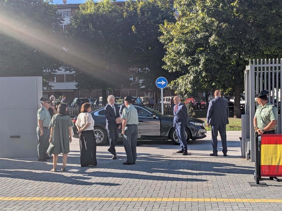 La delegada del Gobierno, Adriana Lastra a su llegada al acto de inauguración del cuartel de la Guardia Civil de Mieres, junto al ministro del Interior, Fernando Grande-Marlaska.