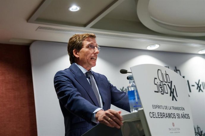 El alcalde de Madrid, José Luis Martínez Almeida, interviene durante un encuentro informativo, en el NH Hotel Eurobuilding, a 14 de septiembre de 2026, en Madrid (España). El encuentro ha sido organizado por Club del Siglo XXI.