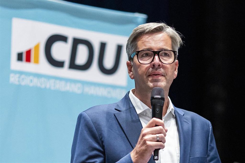Oliver Junk, candidato a presidente de la región de Hannover por parte de la Unión Demócrata Cristiana (CDU) del canciller de Alemania, Friedrich Merz, en las elecciones municipales en Baja Sajonia (archivo)