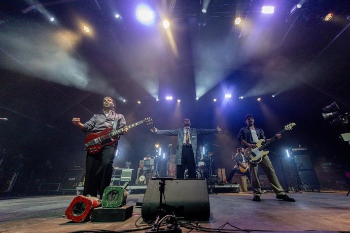 Archivo - El grupo musical Arde Bogotá durante su actuación en el Mad Cool 2026