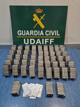 Imgen de los medicamentos hallados en la maleta.