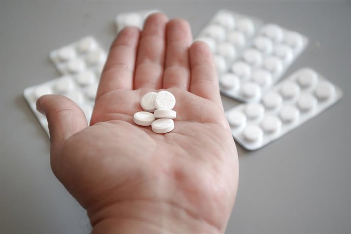 Santiago, 23 de septiembre de 2025.   El gobierno de Estados Unidos prohibio el suministro de Paracetamol en mujeres embarazadas porque Trump relaciona el autismo con su uso durante el parto  Diego Martin /Aton Chile