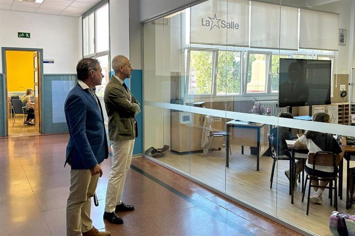 El Consejero De Educación, Sergio Silva, Visita El Colegio La Salle De Santander