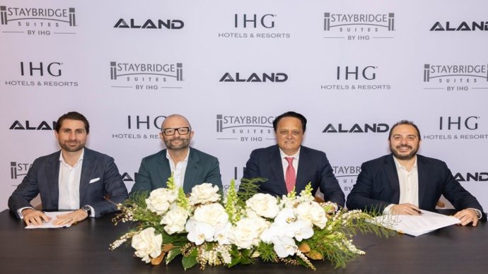 IHG firma una alianza con la inmobiliaria Aland para lanzar Staybridge Suites en Australia con 15 hoteles