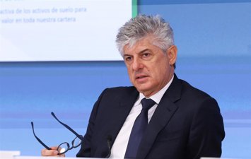Archivo - El consejero delegado de Cellnex, Marco Patuano, durante una rueda de prensa, en el Auditorio Castellana 81 Meeting Place, a 27 de febrero de 2026, en Madrid (España). Cellnex registró unas pérdidas netas atribuidas de 361 millones de euros en 2