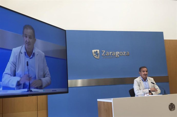 Archivo - El consejero municipal de Presidencia del Ayuntamiento de Zaragoza, Ángel Lorén