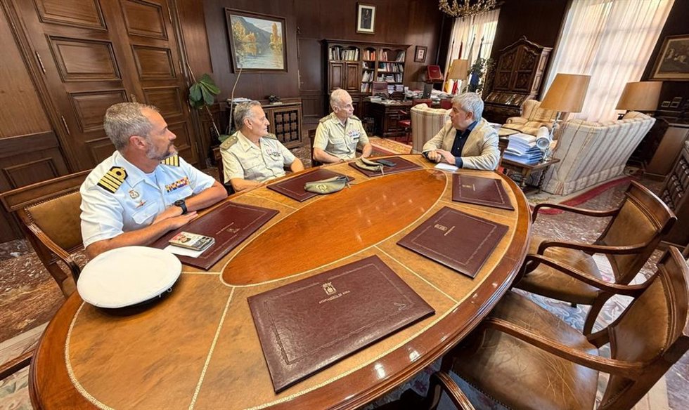 Reunión Entre El Ministerio De Defensa Y El Ayuntamiento De Soria.