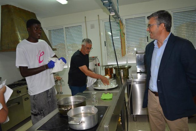 El Centro de FPE Cartuja recupera la formación acreditada en 'Soldadura' y 'Hostelería'.