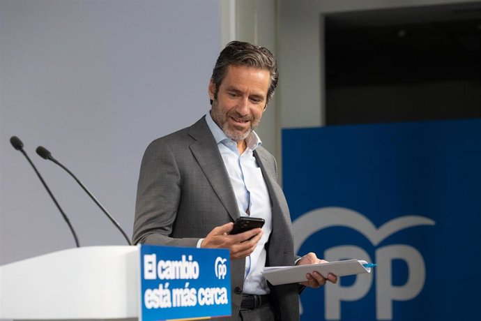 El portavoz y vicesecretario de Cultura y Deporte del Partido Popular, Borja Sémper, atiende a los medios tras la reunión del Comité de Dirección del PP, a 7 de septiembre de 2026, en Madrid (España). 