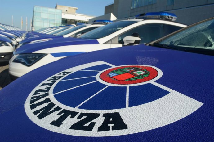 Archivo - Arquivo - Carros de patrulha da Ertzaintza