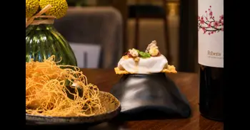 Tapas de cinco estrellas de autor: la reinterpretación de la croqueta y la gilda tradicionales