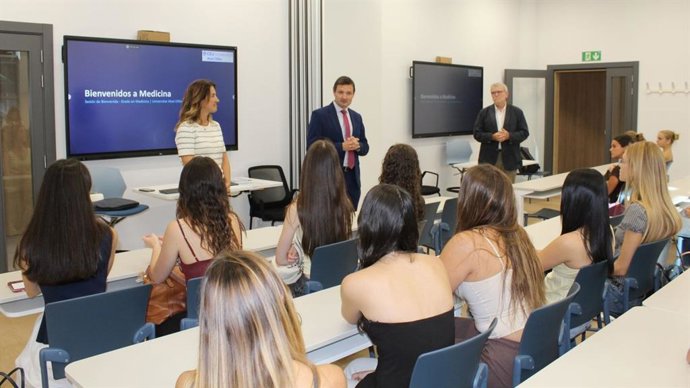Primer día de la primera promoción del Grado en Medicina de la CEU UAO.