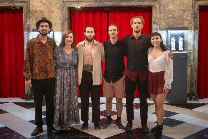 El Teatro del Mercado abre su temporada con "Replaceta", una creación aragonesa de circo contemporáneo y ópera