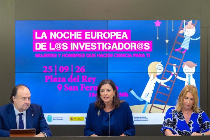 El rector de la Universidad de Cádiz, Casimiro Mantell, la alcaldesa de San Fernando, Patricia Cavada, y la delegada territorial de Economía, Hacienda, Fondos Europeos y de Universidad, Industria, Energía e Innovación en Cádiz, Inmaculada Olivero.