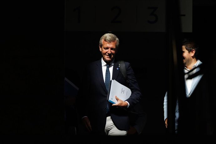 El presidente de la Xunta, Alfonso Rueda, preside la reunión del Consello