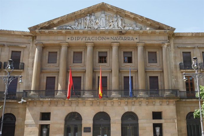Archivo - Fachada del Palacio de Navarra.