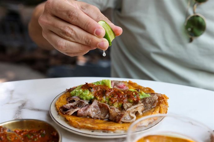Archivo - Taco de la taquería La Once Mil