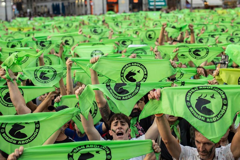 Archivo - Decenas de personas durante la manifestación antitaurina Misión Abolición 2025, a 20 de septiembre de 2025, en Madrid (España). Con esta convocatoria, PACMA busca movilizar a la ciudadanía para presionar a las instituciones por el cese de la tau