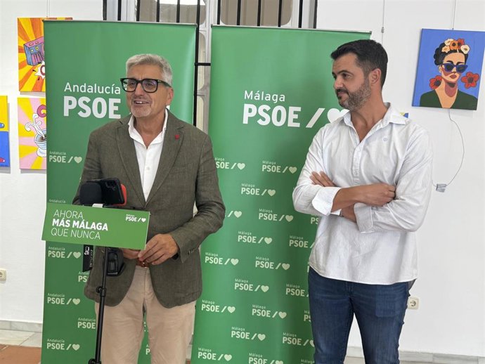 El secretario general del PSOE de Málaga, Josele Aguilar, en rueda de prensa.