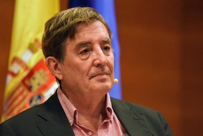 Archivo - El director del Instituto Cervantes, Luis García Montero, durante la presentación oficial del programa cultural 'España País Invitado de Honor' en la Bienal de São Paulo, a 17 de julio de 2026, en Barcelona, Catalunya (España). 