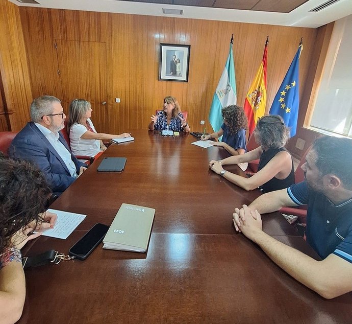 Reunión entre los ayuntamientos de Aguilar de la Frontera, Montilla, la Subdelegación del Gobierno y la Delegación de Salud de la Junta de Andalucía.
