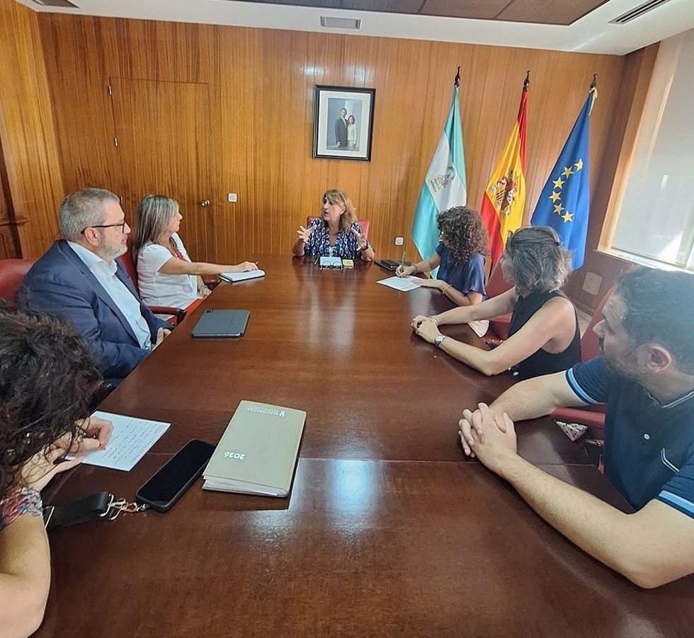 Reunión entre los ayuntamientos de Aguilar de la Frontera, Montilla, la Subdelegación del Gobierno y la Delegación de Salud de la Junta de Andalucía.