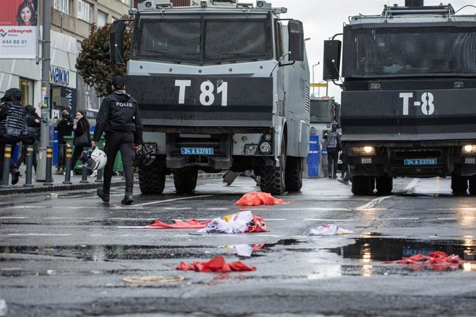 Archivo - Vehículos de la Policía turca en Estambul (Archivo)
