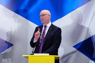 Archivo - 25 May 2026, United Kingdom, Edinburgh: Scottish First Minister John Swinney speaks during a press conference at the Edinburgh Marriott Hotel Holyrood, after former Scottish National Party (SNP) chief executive Peter Murrell has been remanded in