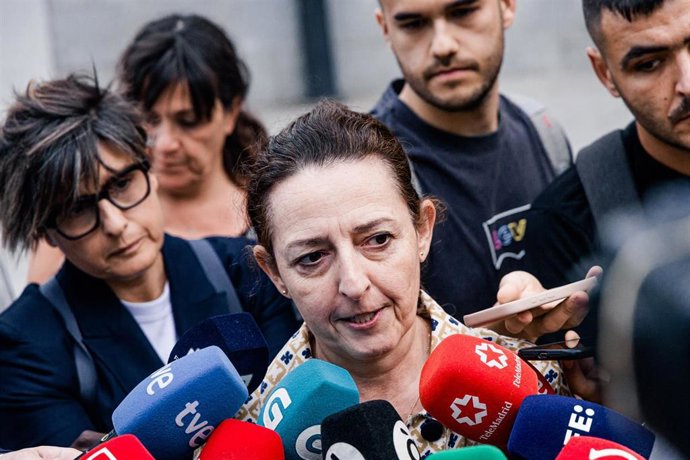 Archivo - La vicesecretaria Nacional Jurídica de Vox, Marta Castro, atiende a los medios a su salida de los Juzgados de Plaza de Castilla, a 15 de junio de 2026, en Madrid (España). 