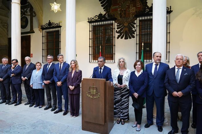 El presidente del TSJA, Lorenzo del Río, preside el acto de apertura del año judicial, al que también ha asistido la fiscal superior de Andalucía, AnaTárrafo, y el consejero de Turismo, Justicia, Desregulación y Administración Local, Manuel Gavira.
