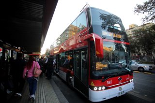 Santiago, 29 de Abril de 2026. Ministro de Transporte confirma que no se compraran mas buses red de dos pisos tras dificultados operacionales. Jonnathan Oyarzun/Aton Chile