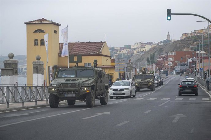 Varios vehículos militares, a 5 de septiembre de 2026, en Ceuta (España). 