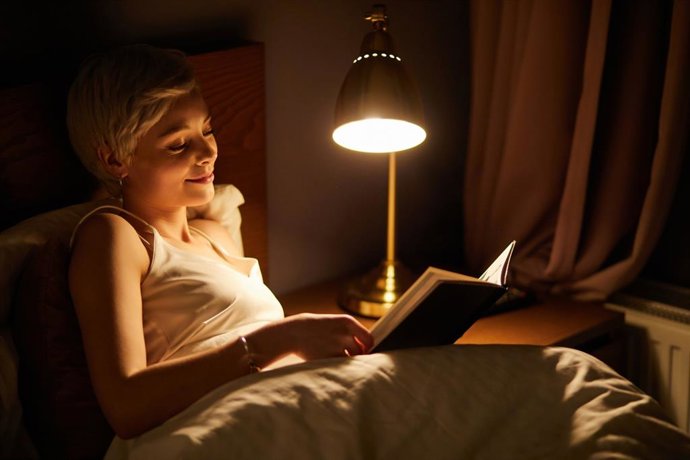 Archivo - Leer en la cama