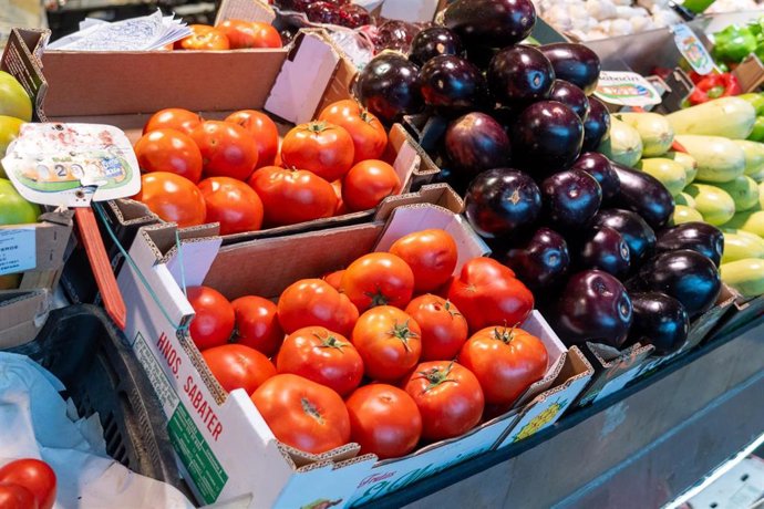 Archivo - Puestos de alimentos en el Mercado. Imagen de archivo