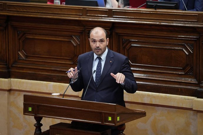 Archivo - El conseller de Presidència de la Generalitat, Albert Dalmau
