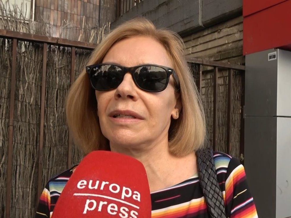 Mónica Medina, tras frenarse su desahucio y en plena batalla con Emilio Gutiérrez Caba