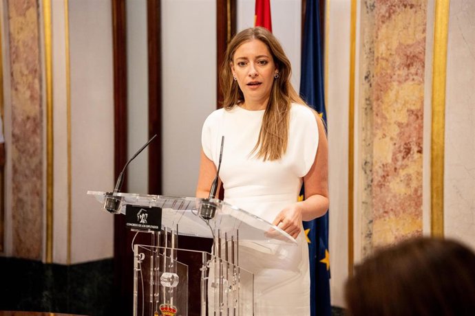 La portavoz del PP en el Congreso, Ester Muñoz, atiende a los medios de comunicación tras una sesión plenaria en el Congreso de los Diputados, a 9 de septiembre de 2026, en Madrid (España). 