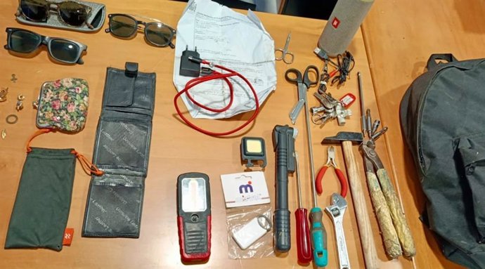 Intervencion policial de la Policía Local de Mijas en la avenida Andalucía.