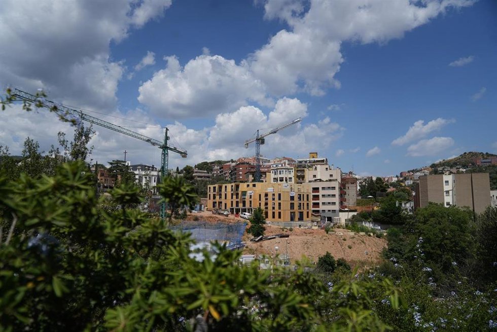 Archivo - Construcción de un edificio sostenible en Vallcarca.