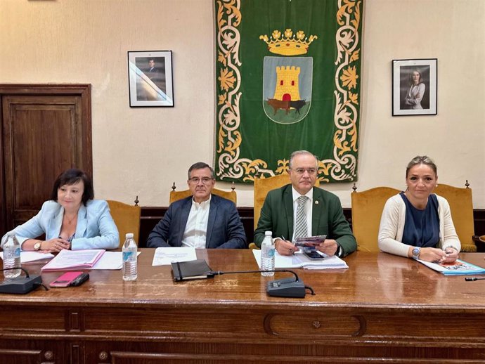 Mesa de la Junta Local de Seguridad de Talavera de la Reina.
