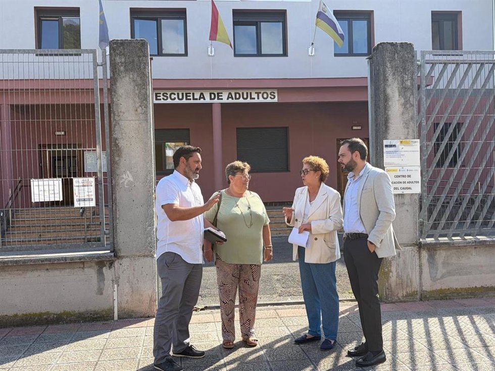 El PP denuncia que Educación reduce de seis a cuatro los talleres de inglés para adultos en Mieres.