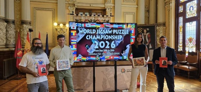 La concejala de Turismo, Eventos y Marca Ciudad, Blanca Jiménez, presenta el Campeonato del Mundo de Puzles 2026 junto al presidente de la Federación Mundial del Puzle, Alfonso Álvarez-Ossorio