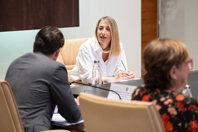 La presidenta de la Junta de Extremadura, María Guardiola, en la reunión del Consejo de Gobierno de este martes