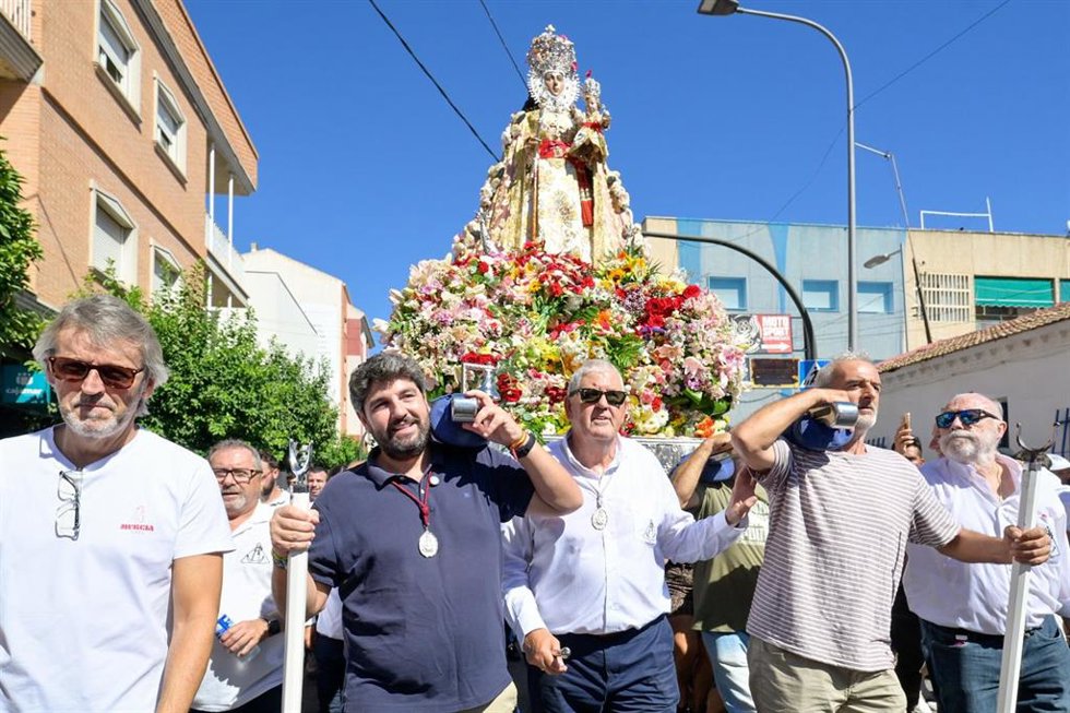 López Miras destaca la "pasión única" que despierta la Romería de la Fuensanta y la califica de "histórica"