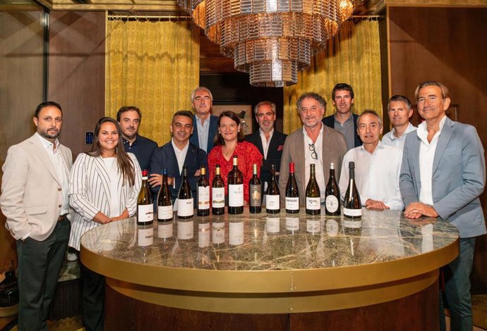 La Asociación de Bodegas por la Calidad reúne a los grandes prescriptores del vino para hablar del futuro del Rioja