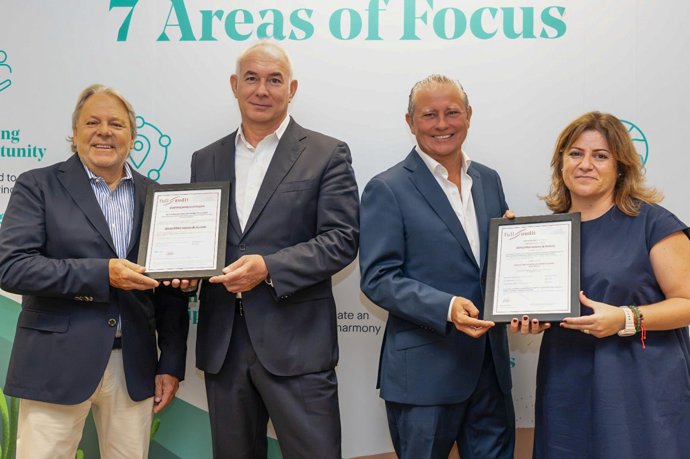 Iberostar obtiene la doble certificación de bienestar laboral de Full Audit y la OMS