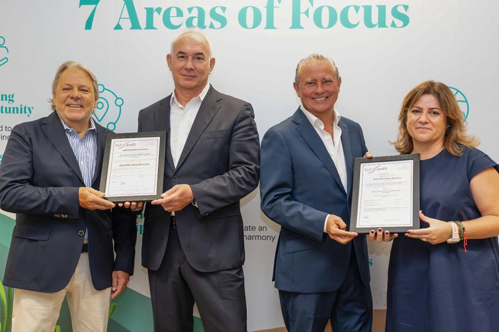 Iberostar obtiene la doble certificación de bienestar laboral de Full Audit y la OMS