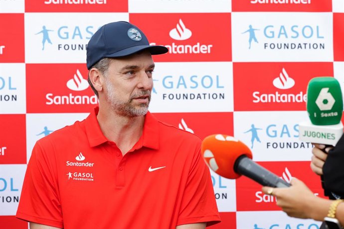 Archivo - Arquivo - Pau Gasol, presidente da Fundação Gasol, atende à imprensa antes do torneio de golfe beneficente em apoio à Fundação Gasol, no Club de Golf Santander, em 6 de outubro de 2025, em Boadilla del Monte, Madri, Espanha.